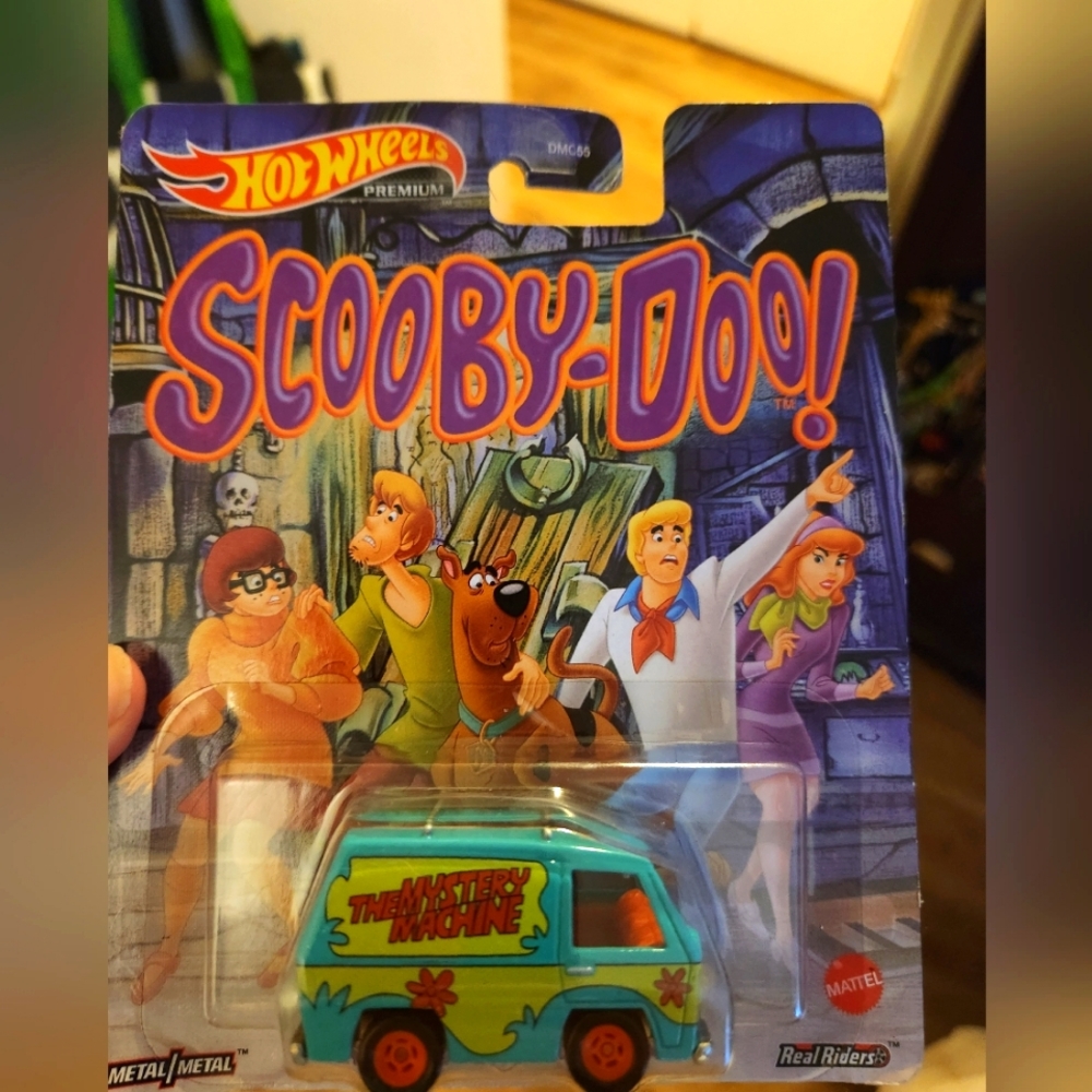 Special edition Scooby-Doo mystery machine hot wheels van